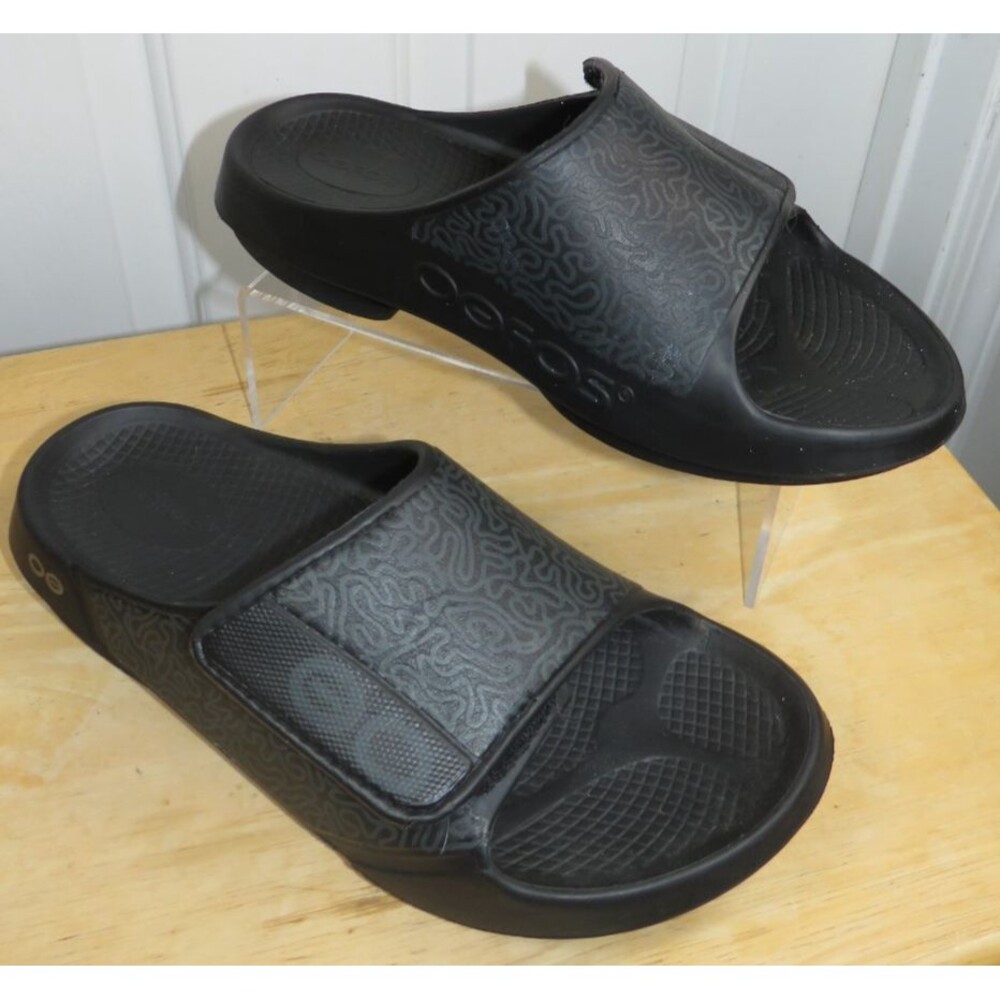 Oofos Ooahh Sport Flex Recovery Slides in 'Black Labyrinth' Men's Sz 9/Womens 11